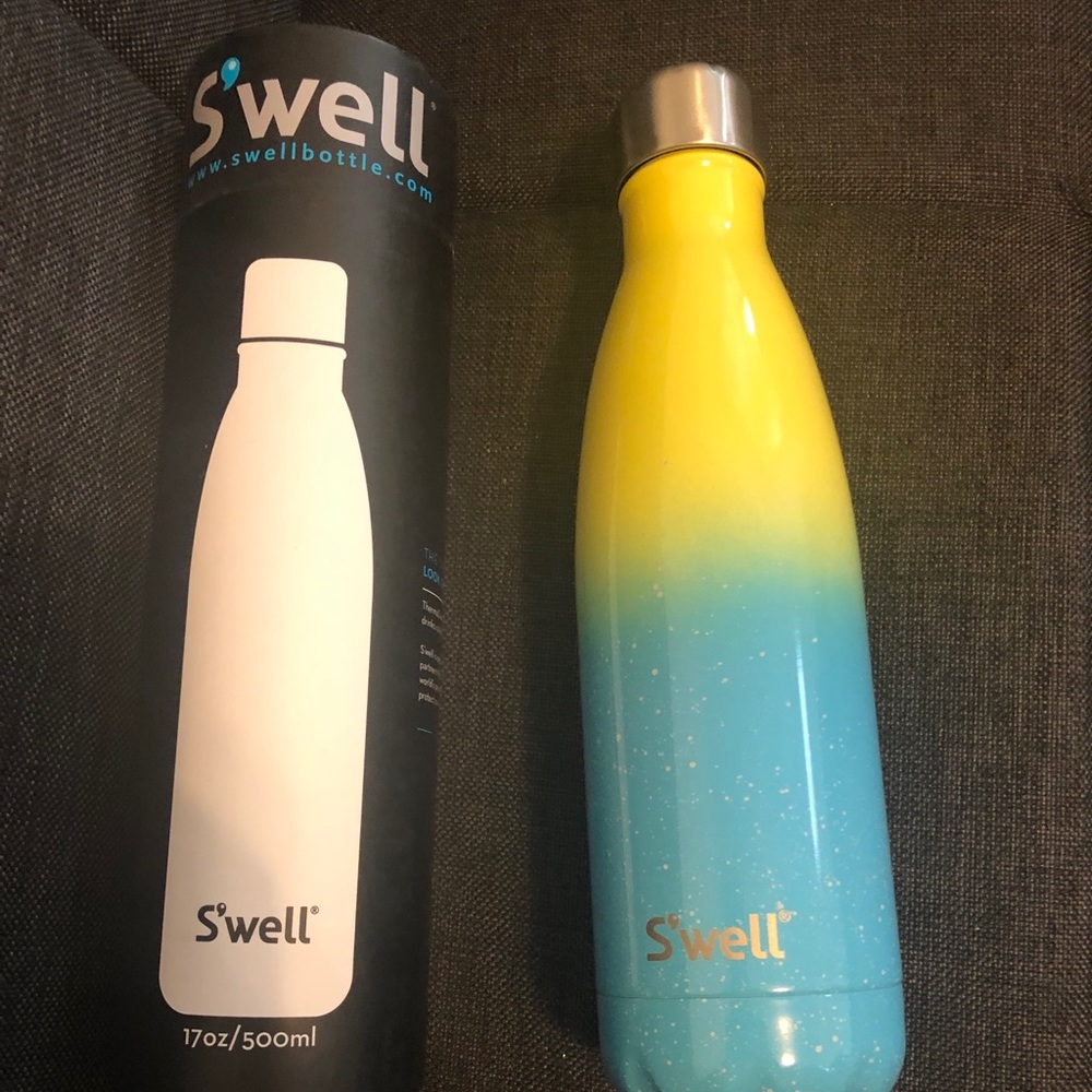 Swell stainless water bottle ( two of them)